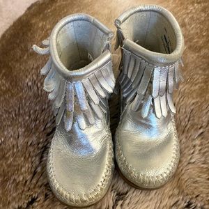 Toddler Minnetonka boots